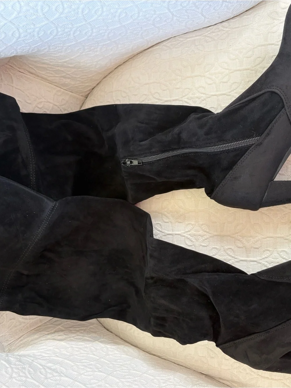 Black Over-the-Knee Suede Boots - Sleek Women's Riding Style